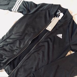 ⚪️⚫️Adidas Brand New Tricot Jacket